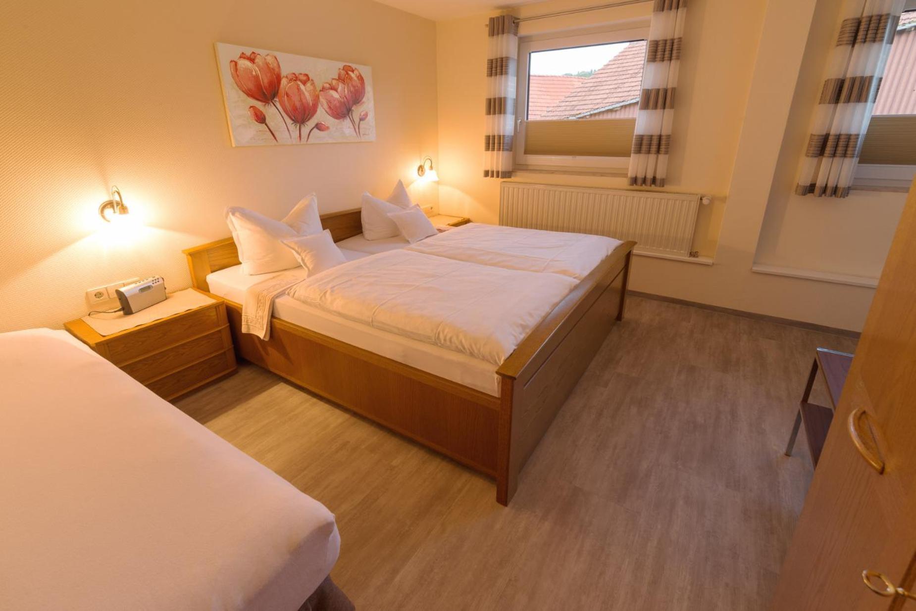 Gasthof-Ferienwohnung Zur Zweere Willingen  Buitenkant foto