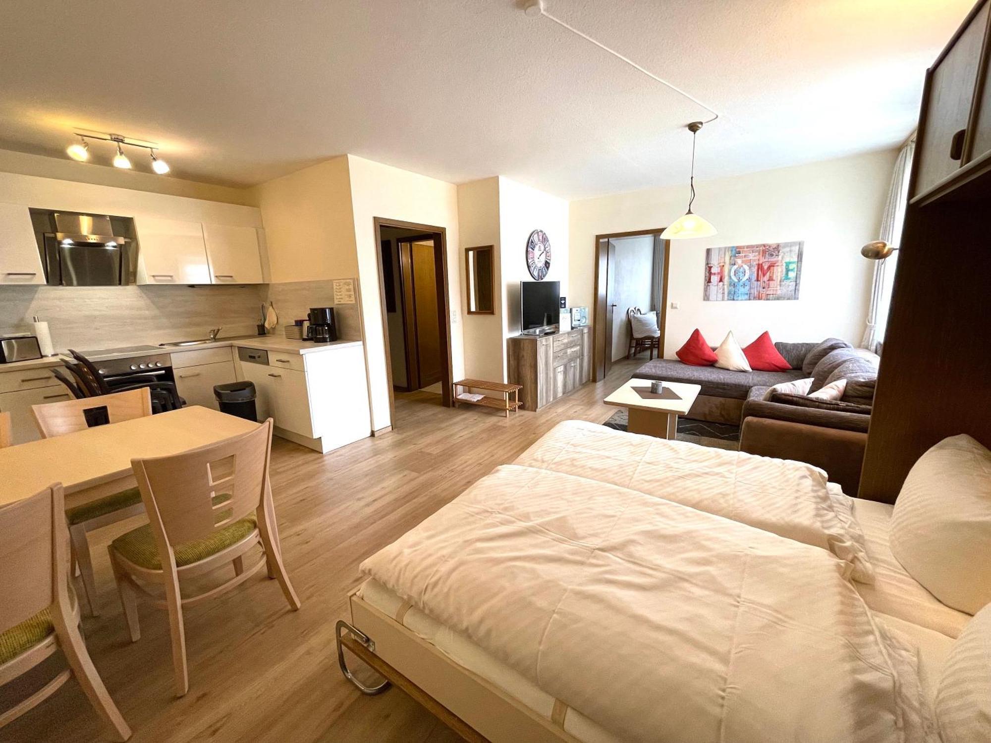 Gasthof-Ferienwohnung Zur Zweere Willingen  Buitenkant foto